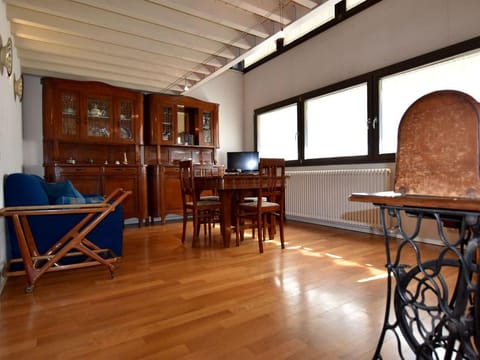 Apartment in Lovere with Lake Views Apartment in Lovere