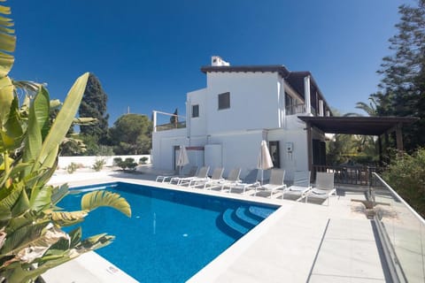 Villa Rosie, Modern 4bdr Ayia Napa Villa With Pool Hotel in Protaras