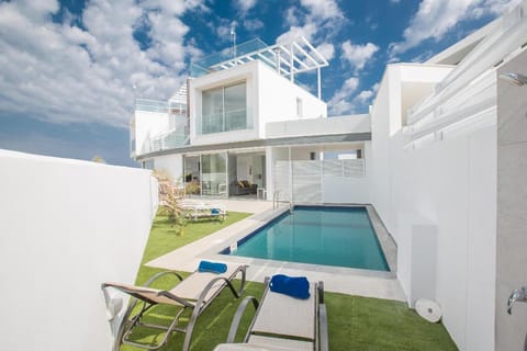 Villa Prol23, New and Modern 2bdr Protaras Villa with Pool, Close to the Beach Hotel in Protaras