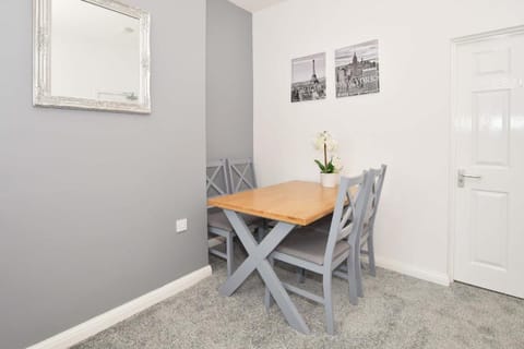 Townhouse @ 86 Brooklyn Street Crewe Vacation rental in Crewe