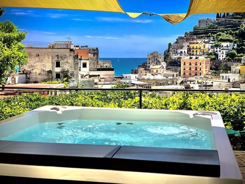 Eden Holiday Apartment Hotel in Minori