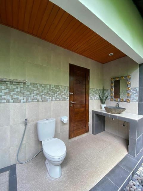 Tamiu Guesthouse at Desa Wisata Keramas Near Keramas Surf Beach Bed and Breakfast in Blahbatuh