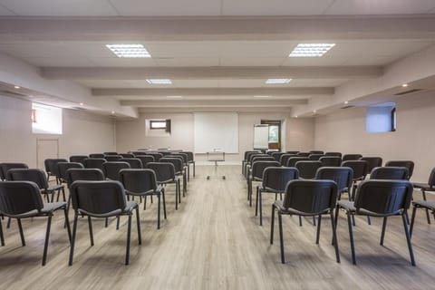 SOWELL Family Le Vallon Hotel in Grospierres