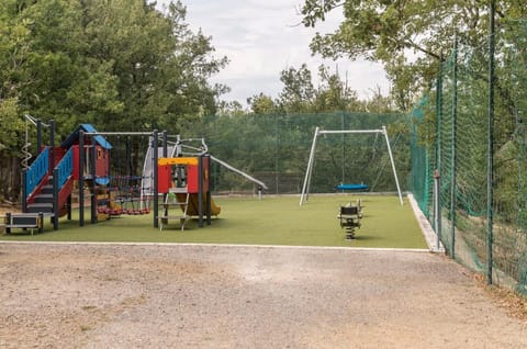 SOWELL Family Le Vallon Hotel in Grospierres