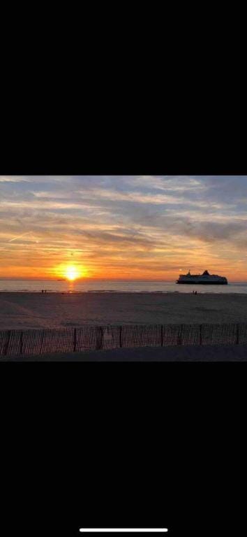 Calais Ferry 3min/vue sur port/SNCF/Place d’armes. Apartment in Calais