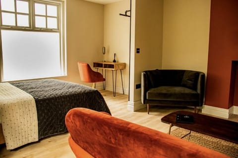 The City Hotel- Luxury Property- sleeps up to 22 Vacation rental in Chester