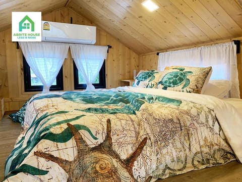 Tiny house on Koh Lanta only 2 minutes walk to the beach Vacation rental in Sala Dan