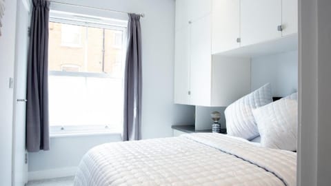 Modern Apartment in Stratford upon Avon with Parking WIFI and Netflix Apartment in Stratford-upon-Avon
