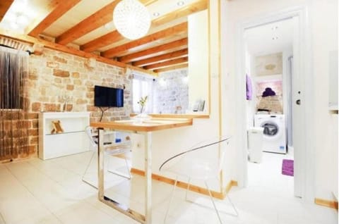 Studio Capo-Old Town-Parking Apartment in Trogir