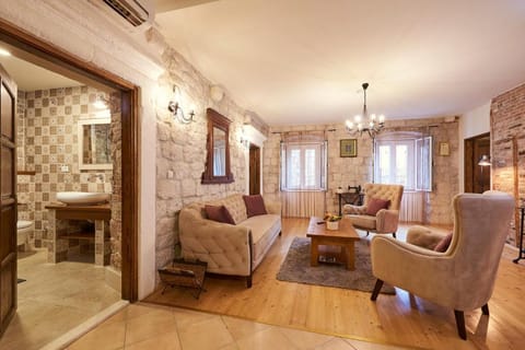 Apartment Capo Residence-Two Bedroom -Old Town- Apartment in Trogir