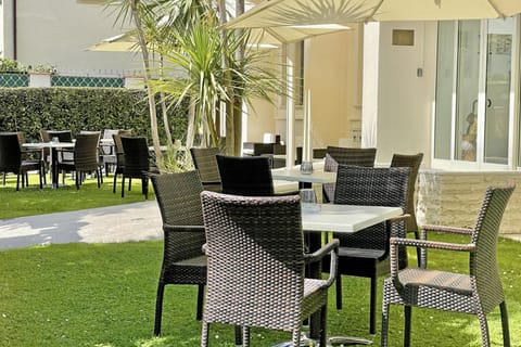 HOTEL PIGALLE Hotel in Forte dei Marmi