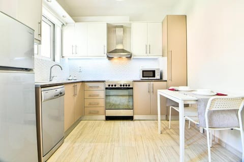Urban Living  62m² ,100m METRO Apartment in Kallithea