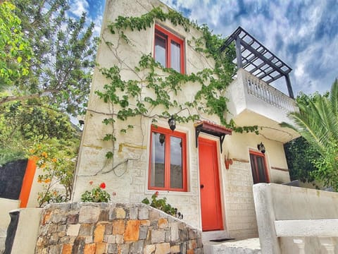 Beautiful Standard Apartment for 4 people near the Sea, with Pool, Ac and Wifi Apartment in Piskopiano