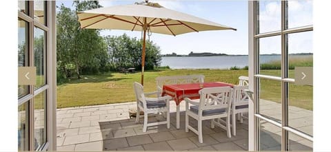 LuxusStrohdachvilla 50m am Fjord, 13000 qm Garten Villa in Aarhus