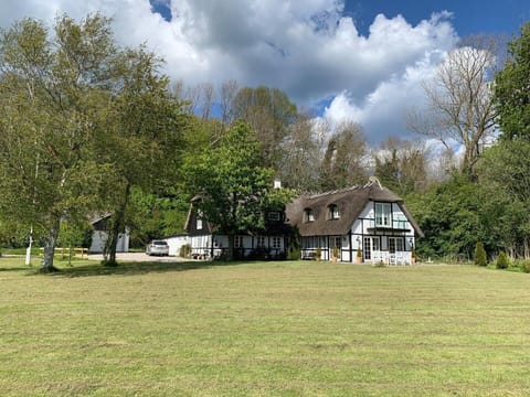 LuxusStrohdachvilla 50m am Fjord, 13000 qm Garten Villa in Aarhus