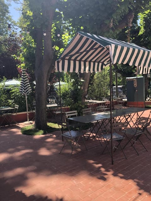 LE FRUIT DEFENDU Hotel in Île-de-France