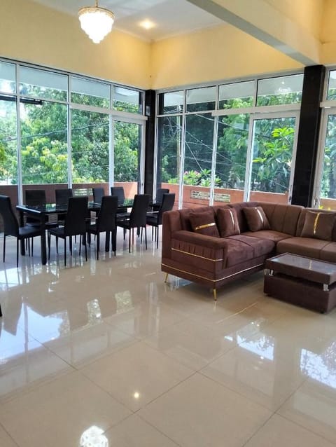 Ida Guest House Hotel in Blahbatuh