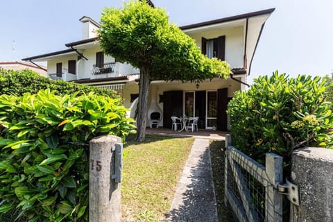 Nice house for 5 people - pool - tv - Ac Vacation rental in Porto Santa Margherita