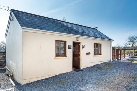 Primrose - 1 Bedroom Cottage - Llanteg Vacation rental in Amroth