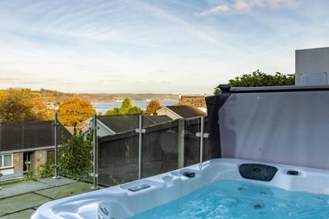 Am Byth - Spectacular Sea Views and Hot Tub Vacation rental in Saundersfoot