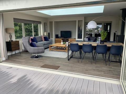 Amber Cottage - Luxury Cottage, Hot Tub, Sea Views and Log Burner Vacation rental in Saundersfoot