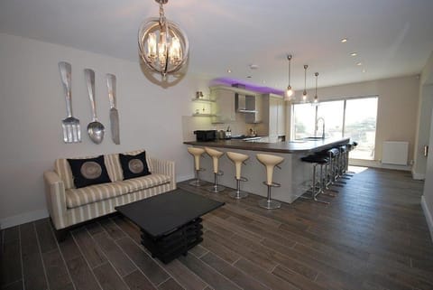 Amber Cottage - Luxury Cottage, Hot Tub, Sea Views and Log Burner Vacation rental in Saundersfoot