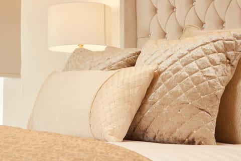 Deluxe City Centre Apt Balcony View and Free Parking Apartment in Leeds