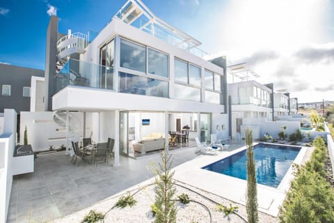 Villa Bp4, Contemporary 3bdr Protaras Villa with Pool, Close to Fig Tree Bay Hotel in Protaras