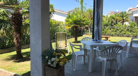 Beautiful villa with garden for 6 people Villa in Porto Santa Margherita