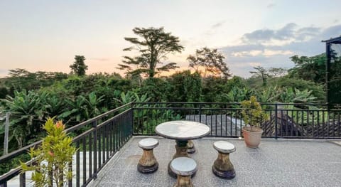 OYO 90512 Tiny House Hotel in Blahbatuh