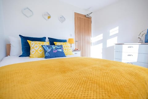 KVM - Sunshine Apartment Apartment in Huntingdonshire District