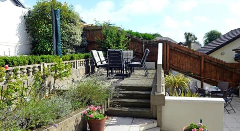 Valley Retreat - Peaceful Cottage, Walk to Beach Country House in Saundersfoot