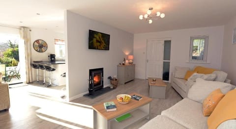 Sêr Môr - Peaceful Cottage with Log Burner Country House in Saundersfoot