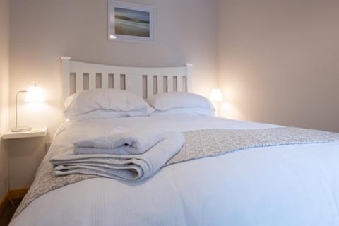 Contemporary One Bedroom Apartment Close To All Amenities In Conservation Area Apartment in Scotland