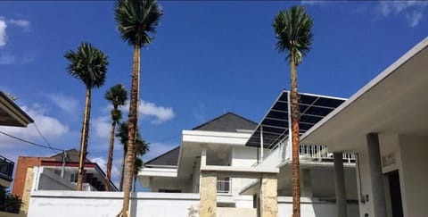 New Deluxe Room in a Comfy Apartment nearby beach Apartment in North Kuta