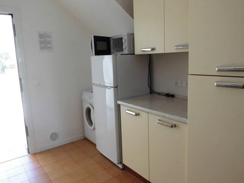 Beautiful Villa For 6 People - Tv - Ac Villa in Porto Santa Margherita