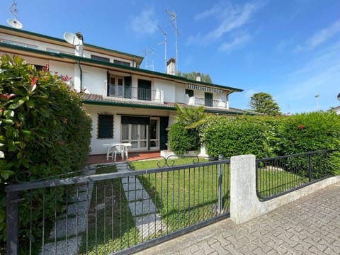 Amazing villa with private garden Villa in Porto Santa Margherita