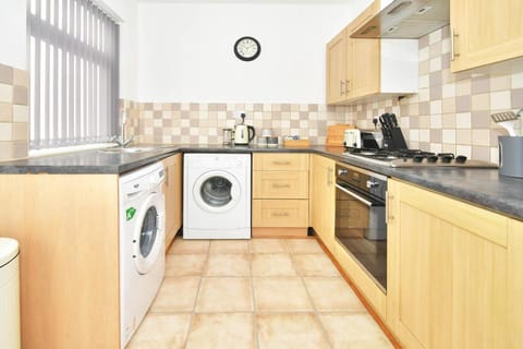 Oxford House | NEW Three-Bedroom Home Vacation rental in Newcastle-under-Lyme