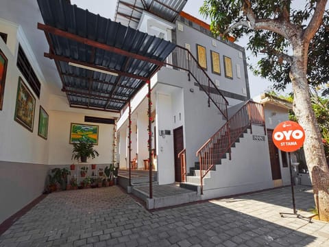OYO 90576 St Tama Hotel in Kuta Selatan