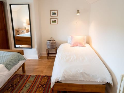 Wayside Cottage 1637 Vacation rental in Copeland District