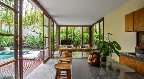 Anandathu Villas - Tropical Pool Villa in Canggu Hotel in North Kuta