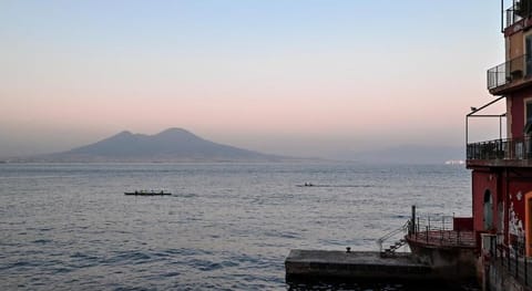 La casa sull’acqua Vacation rental in Naples