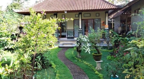 Legawa Guest House Hotel in Tampaksiring