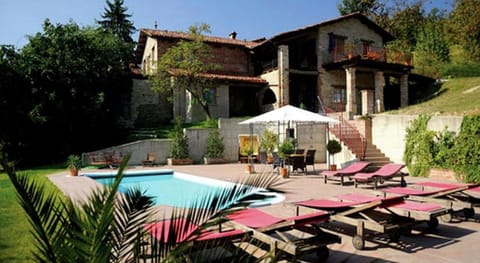 Mansion in Langhe with Pool and Winery Charm Vacation rental in Liguria