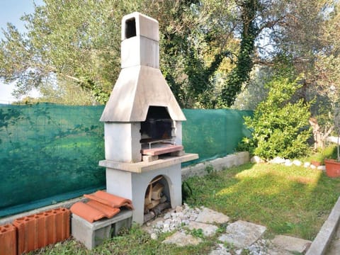 Spacious Holiday Home in Bibinje with Garden Vacation rental in Šibenik-Knin County, Croatia