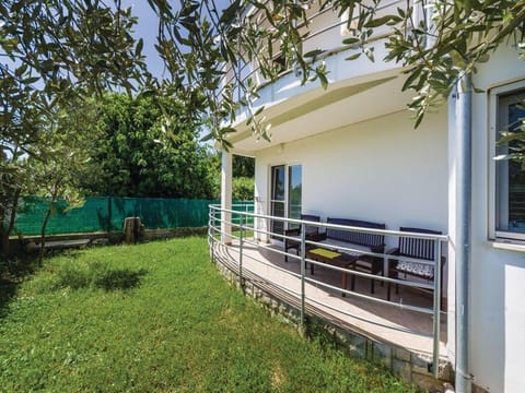 Spacious Holiday Home in Bibinje with Garden Vacation rental in Šibenik-Knin County, Croatia