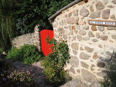 Escape in Duniere-sur-Eyrieux Vacation rental in Provence-Alpes-Côte d'Azur