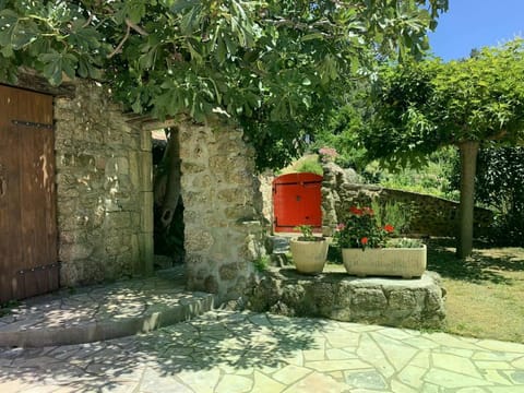 Escape in Duniere-sur-Eyrieux Vacation rental in Provence-Alpes-Côte d'Azur