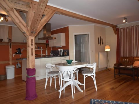 Besondere Ferienwohnung Bibliothek in Buschhagen Apartment in Mecklenburg-Vorpommern, Germany