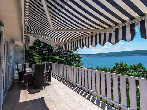 Awesome apartment in Zadarska županija w/  Apartment in Seline